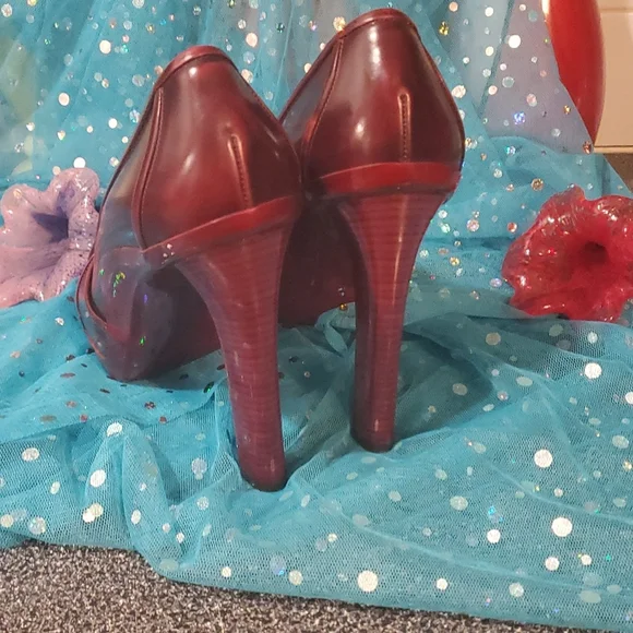 Salvatore Ferragamo Heels Shade of Red - Picture 2 of 15